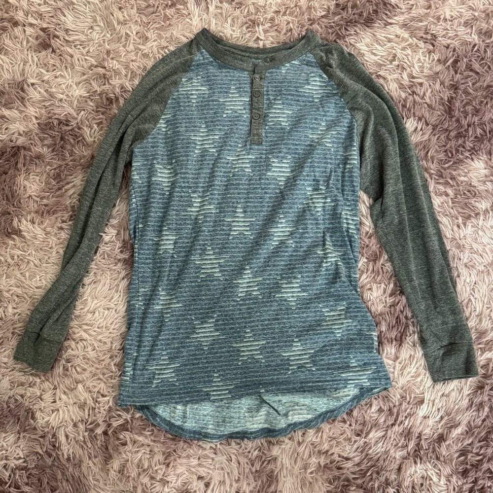 Lularoe Patriotic Mark Henley (Faded Blue with White Stars & Gray Sleeves)